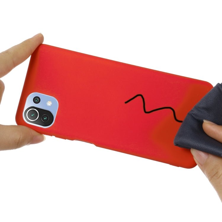 For Xiaomi Mi 11 Lite Solid Color Liquid Silicone Dropproof Full Coverage Protective Case(Red)