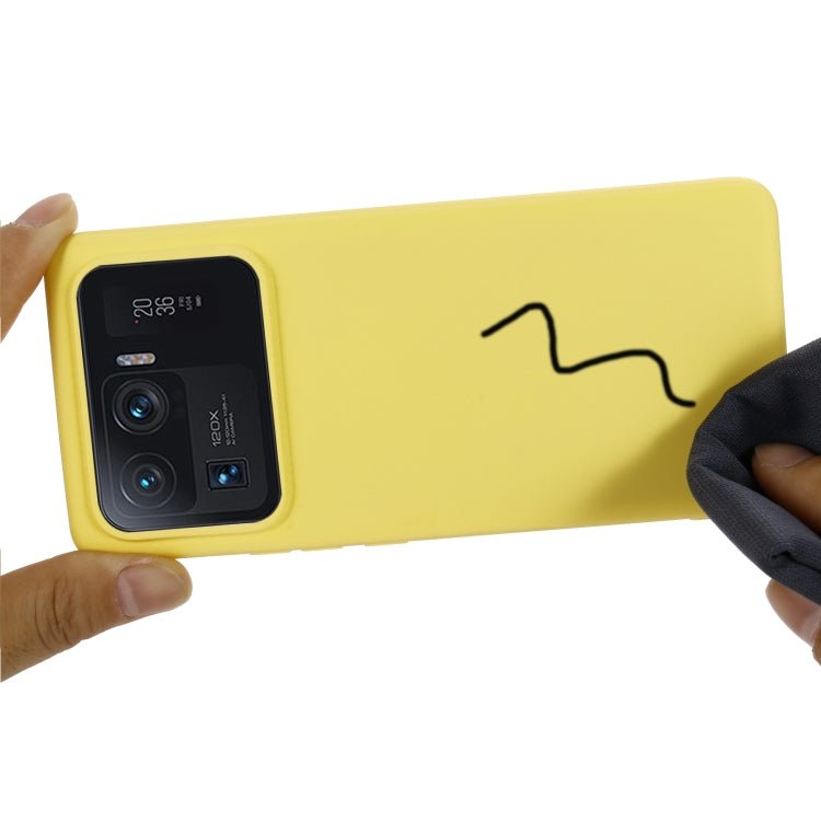 For Xiaomi Mi 11 Ultra Solid Color Liquid Silicone Dropproof Full Coverage Protective Case(Yellow)