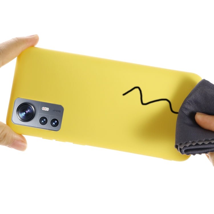 For Xiaomi 12 / 12X Pure Color Liquid Silicone Phone Case(Yellow)