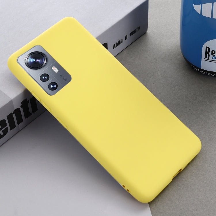 For Xiaomi 12 / 12X Pure Color Liquid Silicone Phone Case(Yellow)